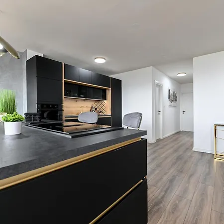 Apartment Luxury Fani & Sons