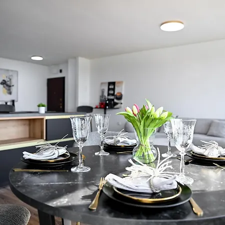 Luxury Fani & Sons דירה